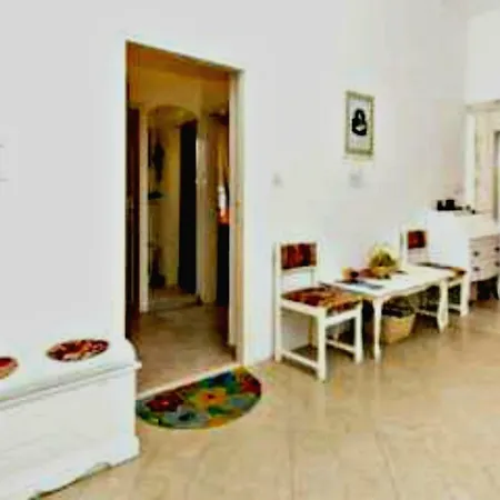 Adriana Flora Apartamento *