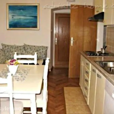 Apartamento Adriana Flora *